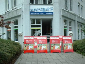 137-woku-pvc aufsteller-kundenstopper-pvc
