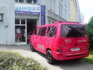 Autobeschriftung-VW-T4-Voelkl-Sportscheck
