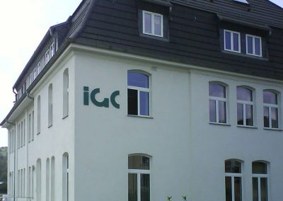 418-Fassade IGC Bau Cossebaude-Fräsbuchstaben