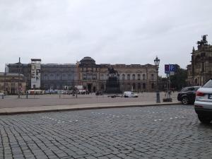 526-blick-zwinger-semperoper-dresden-mega-planenprint