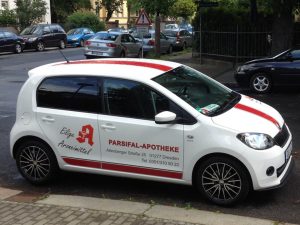528-Autowerbung-Apotheke
