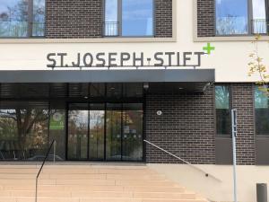604-3d-Buchstaben-Profil1-St-Joseph-Stift