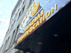 Wegaswerbung-Leuchtreklame-Leuchtbuchstaben-Seitenstrahler