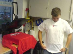 textiliendruck-stickerei-shirtdruck-wegaswerbung