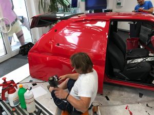 611-Car-Wrapping-Autofolie-Oracal-rot