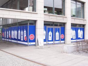 609-temporaere-Ladenbeschriftung-Schaufensterbeschriftung