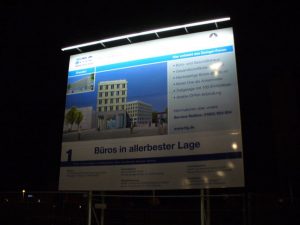 635-Bauschild-Strahler-Lichtleiste-Aussenbeleuchtung