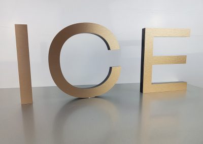 601-ICE-3D-Buchstabe-Bronze-Edelstahllook-geschliffen