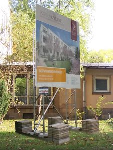 640-Alu-Bauschild-Montage-Dresden-bundesweit-Aluminium-Traverse-Gestell