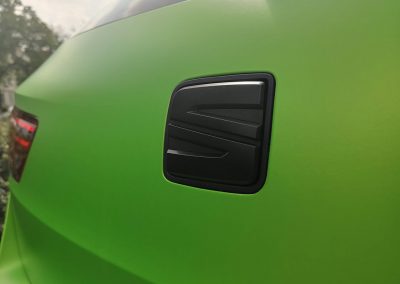 625-Carwrapping-Autofolie-Monogramm-Seat-Zeichen-Emblem-Folierung-schwarz
