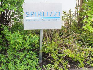 647-Parkplatzschild-Schild-Beschriftung-Parklatz-Montage