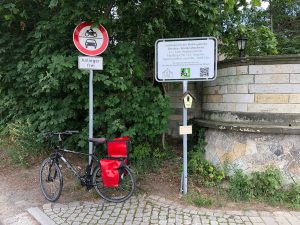 655-Hinweisschild-Rohrrahmen-Verkehrszeichen