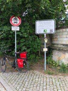 655-Hinweisschild-mit-Rahmen-Wegweiser