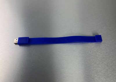 USB-Stick-Power-Ring-blau-Armband-Werbeartikel-wegaswerbung