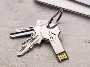 USB-Stick-Schluessel-Close-Metall-Werbemittel-Werbeaufdruck-Gravur