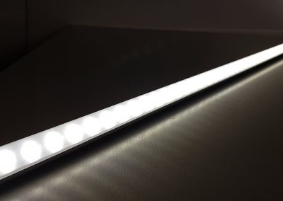 636-LED-Lichtleiste-Lineare-Beleuchtung-Lichtrohr-Ultra-duenn-homogene Ausleuchtung