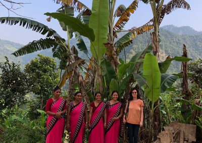 Lehrerinnen Schule Bergdorf in Nepal