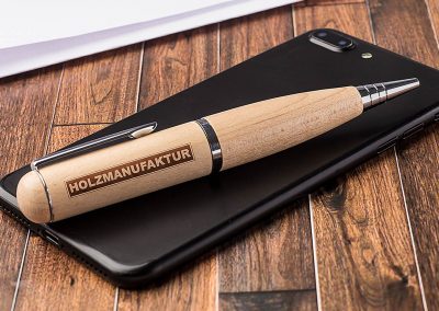 USB-Pen-Holz-Kugelschreiber-Stick-Werbeartikel-Gravur-graviert-Werbedruck
