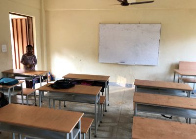 neues Klassenzimmer in Schule Bergdorf in Nepal