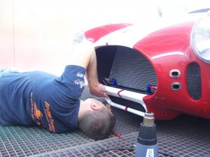 627-Rennauto-Carwrapping-Ralleystreifen-Klebemontage-