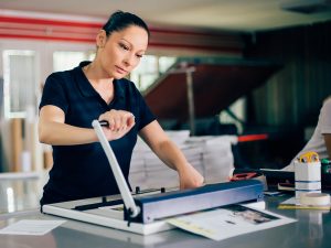Wegaswerbung-Copyshop-Dresden-Ost-Kopie-Bindung-schneiden-Verarbeiten