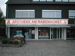 Lichtleiste-Schilderbeleuchtung-Rohrprofil-Beschilderung-Fassade