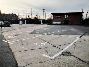 676-Parken-Bodenmarkierung-Parkplatz-Behindertenparkplatz