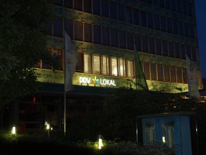 675-LED-Beleuchtung-Leuchtbuchstaben-Frontleuchter-nachts-Dresden