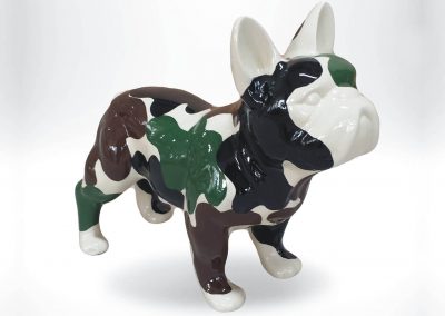 3-D-Figur-Tier-Plastik-Franzoesische-Bulldogge-Kunstharz-Camouflage-bemalt