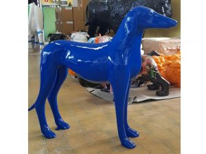 3-D-Figur-Tier-Plastik-Windhund-Dekofigur-Kunstobjekt-blau