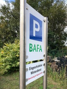 680-Edelstahlaufsteller-Parkplatzschild-mit-Halterung-2-Schilder