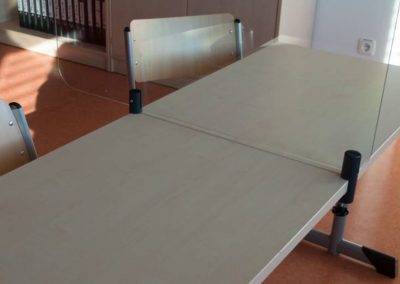 Klemmhalter-Tischklemme-Rund-farbig-Corona-Hygieneschutzwand-Acrylscheibe