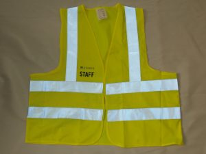 Wegas-fashion-Warnweste-Signal-Neon-Gelb-Vier-Reflexstreifen-Firmenbeschriftung-vorn