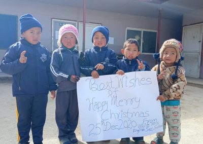 Schule White Hills English Sec School Nepal Kinder wuenschen happy christmas 2020