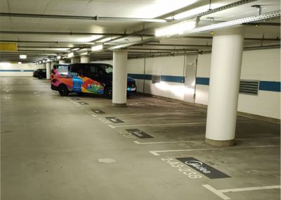 627-Parkplatzmarkierung-Tiefgarage-Parkplatzbeschriftung-Firmenlogo-gemalt-bundesweit