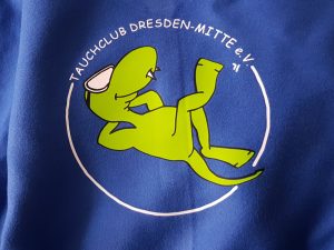 517-Logoaufdruck-Textildirektdruck-Logo-Tauchclub-Sachenbeschriftung