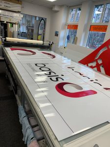 687-Foliendruck-Folienaufkleber-Digitaldruck-UV-Schutz-Laminat