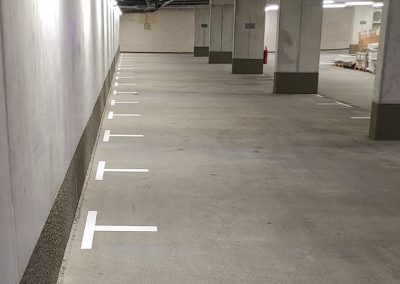 691-Parkplatz-Markierung-Farbe-Bodenmarkierung-Stellflaechen-Ecken