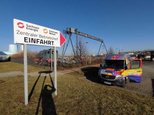693-Neubeschriftung-Einfahrtsschild-Wegweiser-Schild-Pfeil
