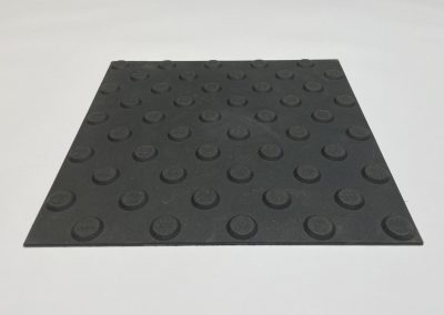1010-haptischer-Boden-Bodenindikatoren-Platte-Polyurethan-300x300mm-25mm-Noppen-schwarz