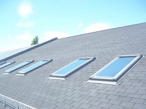 476-Sonnnenschutzfolie-Silber-Mittel-Aussen-Dachfenster-Schutz-vor-Hitze