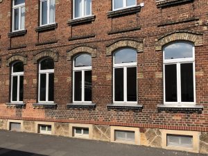 477-Sonnnenschutzfolie-Grau-Hell-Aussen-Denkmalschutz-geeignet