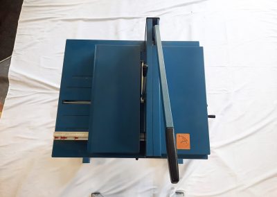 Gebrauchter-Stabelschneider-600-Blatt-Papier-schneidern