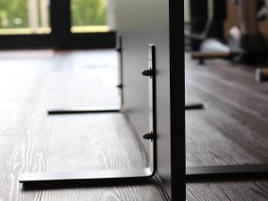 mobile-Trennwand-Spanplatte-farbiges-Dekor-Schutzwand-Fitnessclub-Seilsprung