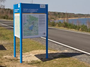 2021-Aufsteller-Dreieck-Alu-Lackierung-Saeule-Rund-Hinweisschild