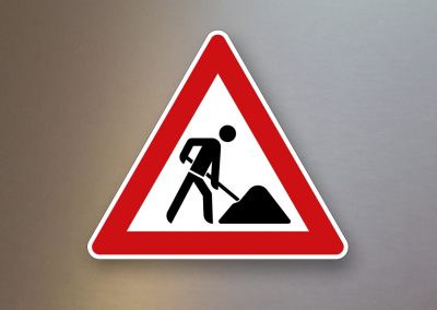 Verkehrsschild-Verkehrszeichen-Gefahrenzeichen-Arbeitsstelle-123