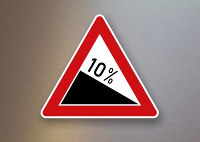 Verkehrsschild-Verkehrszeichen-Gefahrenzeichen-Gefaelle-108