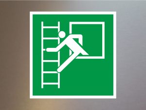 Aufkleber-Schild-Rettungszeichen-weiss-Notausstieg-Fluchtleiter-E016