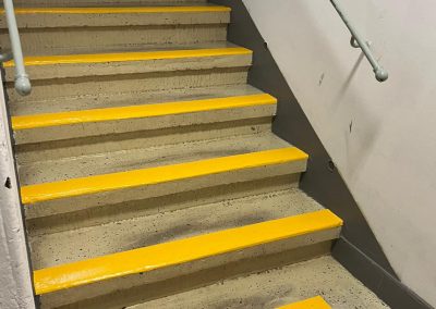 Antirutsch-Markierungsband-gelb-Arbeitsschutz-Kantenschutz-Treppe-Werkstatt