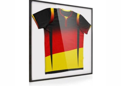 trikotrahmen-deutschlandtrikot-shirt-germany-schwarzer-rahmen